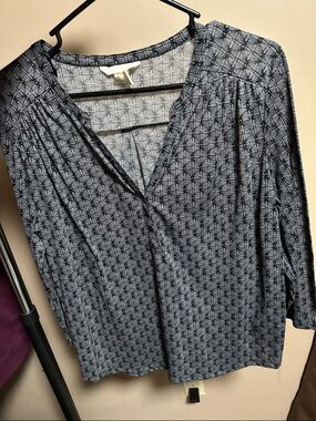 H&M Navy and White Geometric Button-Down Blouse - Women